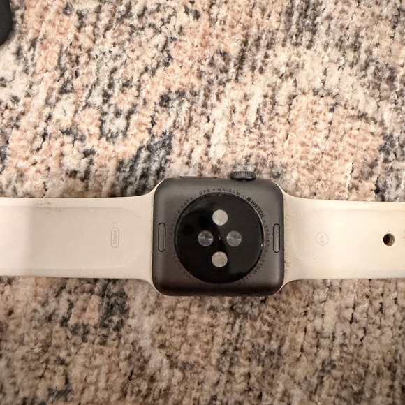 Apple Watch with multiple bands - Picture 5 of 8